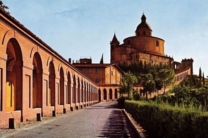porticoes-of-bologna-and-basilica-san-luca-guided-tour-2