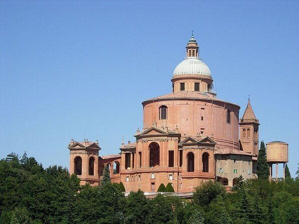 porticoes-of-bologna-and-basilica-san-luca-guided-tour