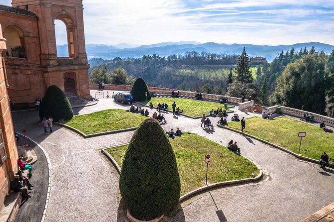 porticoes-of-bologna-and-basilica-san-luca-guided-tour
