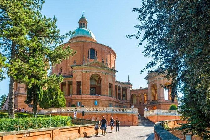 porticoes-of-bologna-and-basilica-san-luca-guided-tour