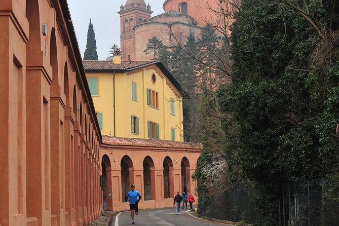 porticoes-of-bologna-and-basilica-san-luca-guided-tour