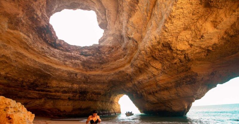 Portimão: Benagil Cave, Marinha Beach Speedboat -Small Group - Key Points