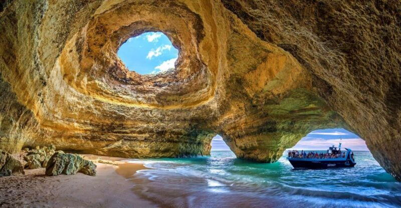 portimao-benagil-caves-dolphins-watching-with-biologist