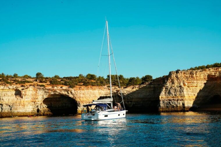 portimao-half-day-sailing-yacht-cruise-to-the-benagil-caves