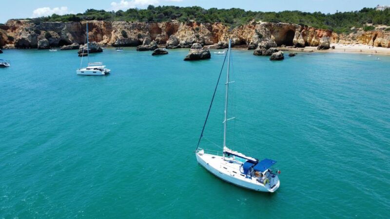 portimao-private-sailing-boat-tour-with-local-wine