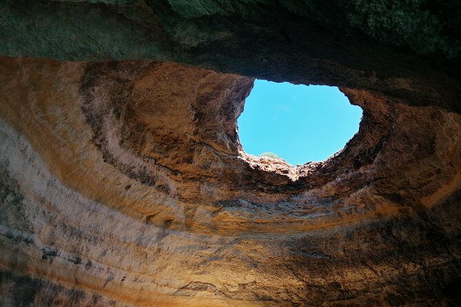 portimao-to-benagil-adrenaline-wave-90-minutes-cave-tour