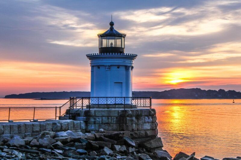 portland-casco-bay-sunset-and-lighthouse-cruise