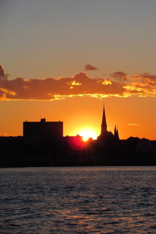 portland-casco-bay-sunset-and-lighthouse-cruise