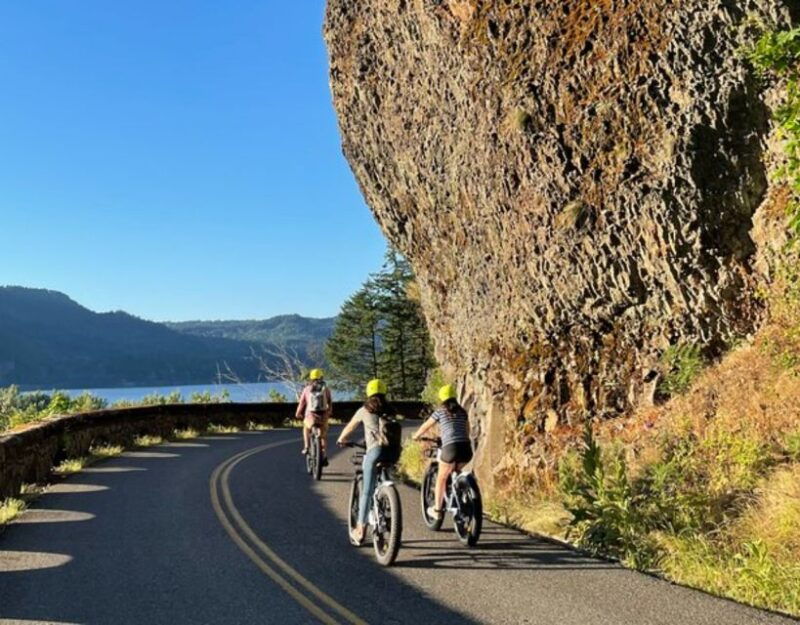 portland-scenic-self-guided-e-bike-tour-at-multnomah-falls