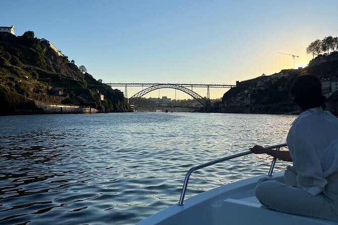 Porto: 2h Private Tour (1 to 6 people) on the Douro River with a local - The Experience: What to Expect from Start to Finish  