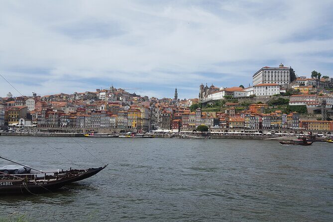 Porto: 2h Private Tour (1 to 6 people) on the Douro River with a local - Practical Details to Keep in Mind  