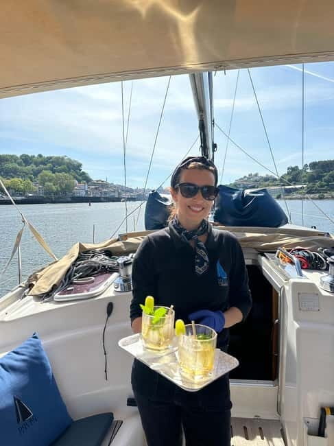Porto 4H: Charming cruise, wine tasting, and vintage van tour - Real Guest Experiences