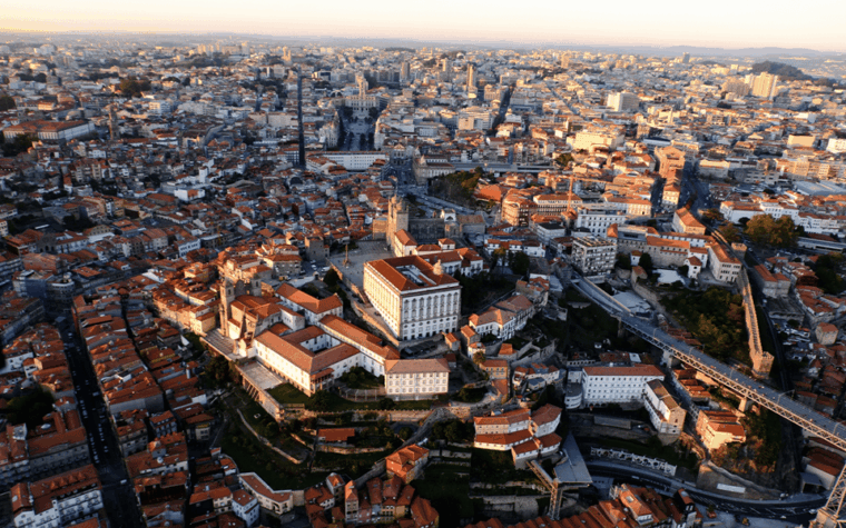 porto-5d-flight-over-de-city-for-all-family