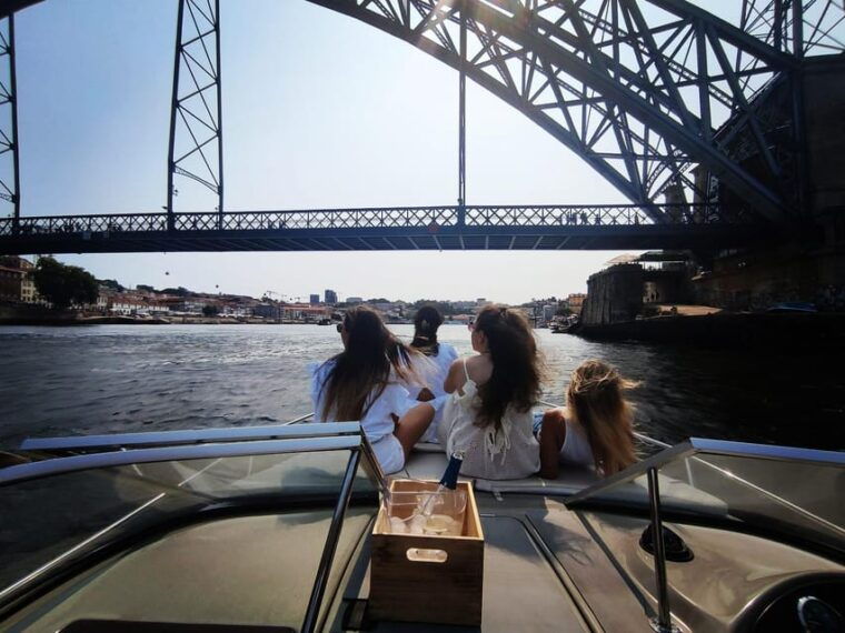 porto-6-bridges-and-ribeira-boat-tour-with-sunset-option