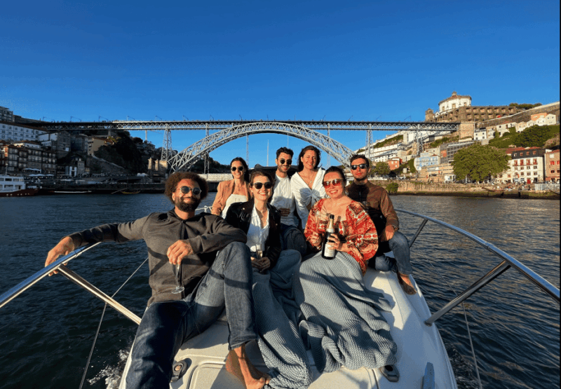 porto-6-bridges-yacht-cruise-with-local-wine-snacks