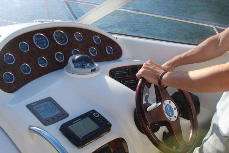 porto-6-bridges-yacht-cruise-with-local-wine-snacks