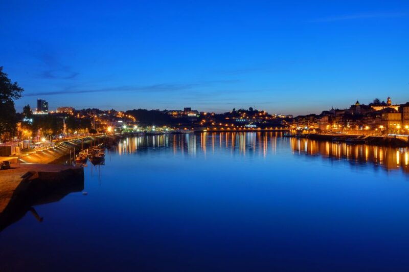 porto-all-inclusive-fado-dinner-show-and-night-tour