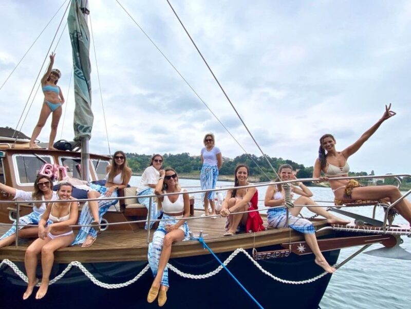 Porto : Bachelorette Party on Private Boat (1-10px) - FAQ