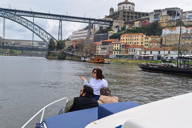 porto-boat-trip-on-douro-river-six-bridges-sunset-opcion