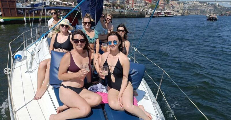 porto-charming-sailboat-bachelor-party-with-drinks