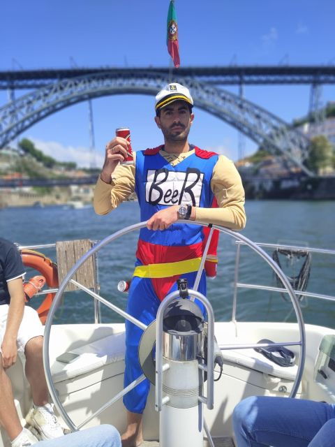 porto-charming-sailboat-bachelor-party-with-drinks
