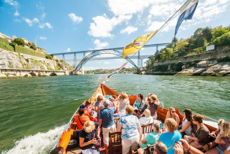 porto-city-train-tour-river-cruise-wine-cellar
