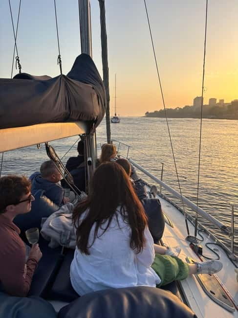 Porto: City Views or Sunset Tour with Drinks - FAQs