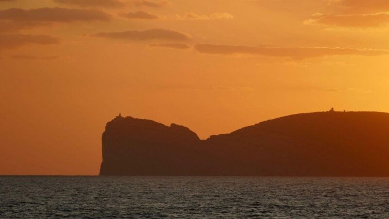 porto-conte-sunset-catamaran-excursion-with-aperitif