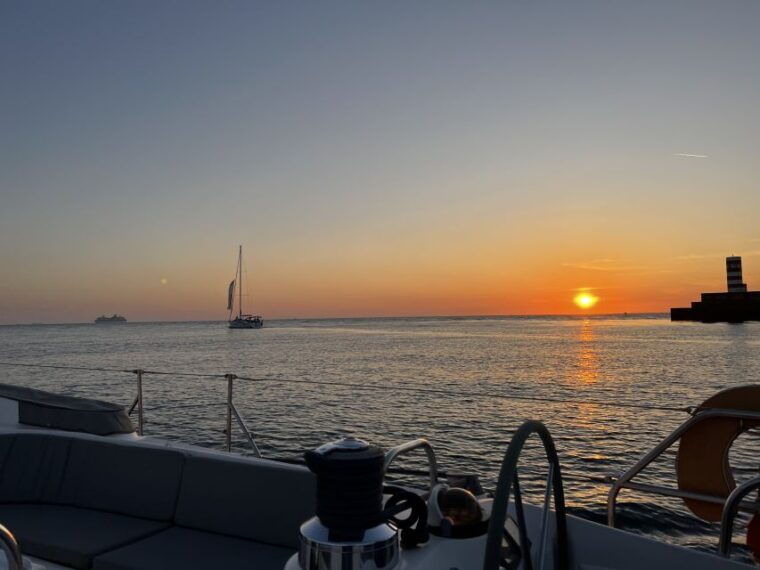 porto-douro-river-cruise-sunny-day-peaceful-sunset