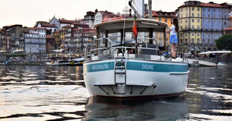porto-douro-river-sailing-cruise-with-local-guide-drinks