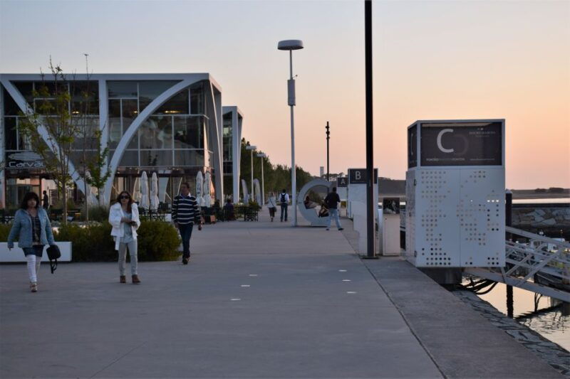 porto-douro-river-sailing-cruise-with-local-guide-drinks