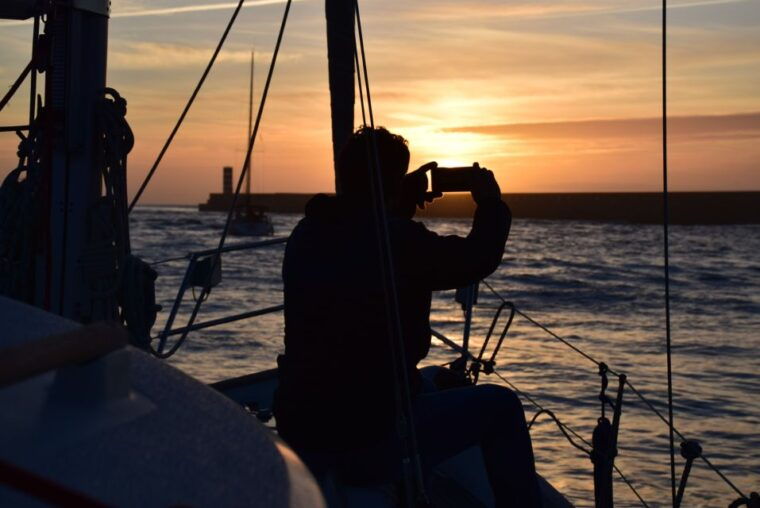 porto-douro-river-sailing-cruise-with-local-guide-drinks