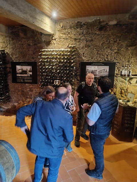 porto-douro-valley-2-farms-with-wine-tasting-and-lunch