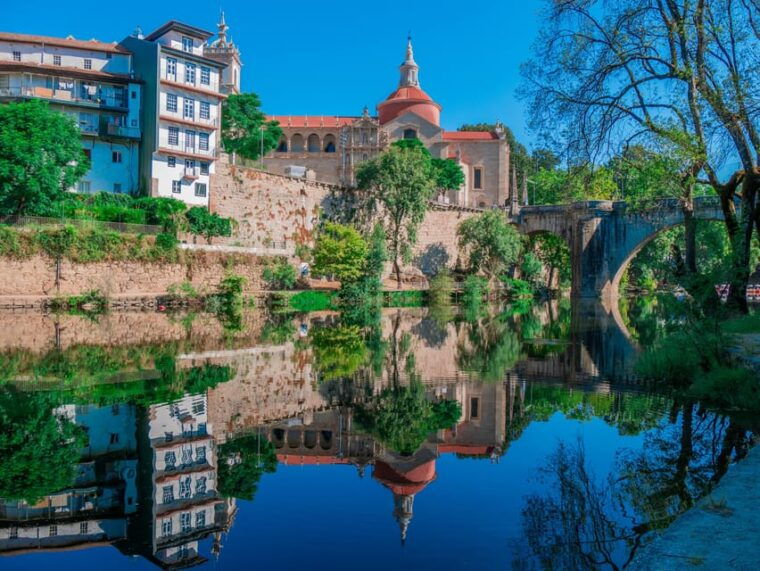 porto-douro-valley-private-tour-tastings-cruise-lunch