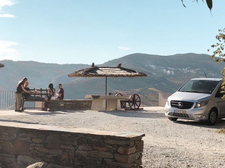 porto-douro-valley-small-group-wine-tasting-lunch-boat
