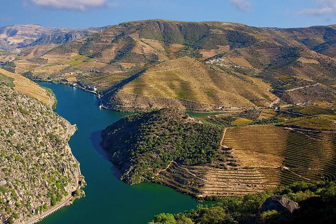 porto-douro-valley-wine-tour-including-lunch