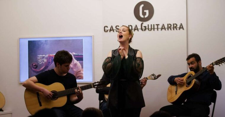 porto-fado-the-oldest-concert-in-town-with-port-wine
