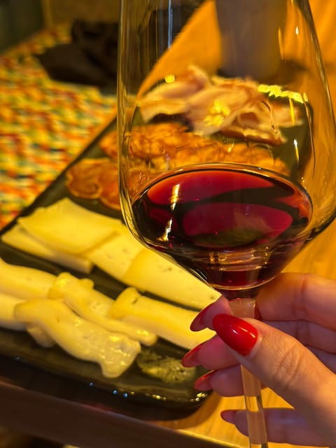 porto-food-walking-tour-with-tastings-and-wine