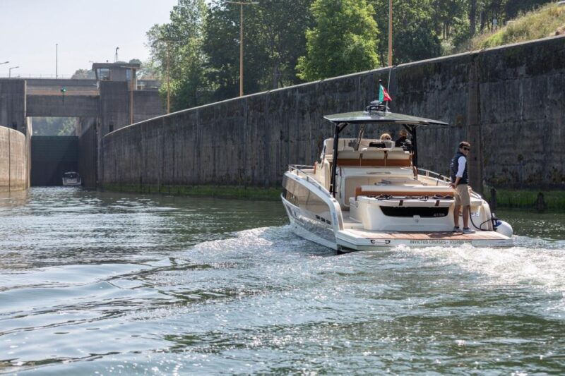 porto-fullday-private-luxury-yacht-in-the-douro