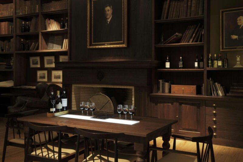 porto-grahams-port-lodge-tour-vintage-room-wine-tasting