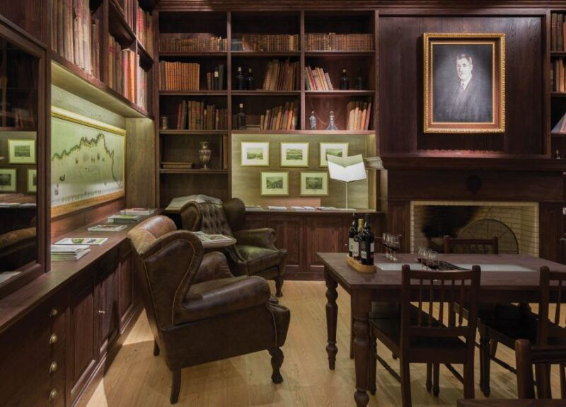 porto-grahams-port-lodge-tour-vintage-room-wine-tasting
