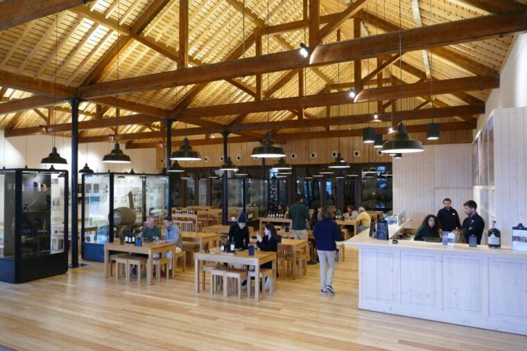 porto-grahams-port-lodge-tour-with-premium-wine-tastings