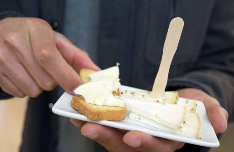 Porto: guided gastronomic tour of the Bolhão Market with tastings - Key Points