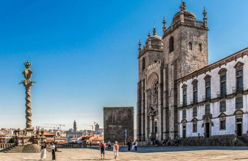 porto-guided-tour-by-tuk-tuk-and-douro-river-cruise