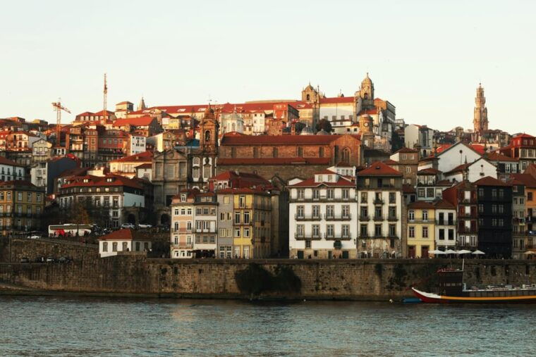 porto-guided-walking-tour-with-cellar-visit-wine-tasting