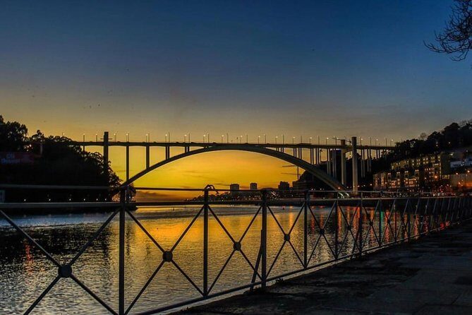 Porto Heritage Night Tour With Fado Show And Dinner Included - Who Should Consider This Tour?