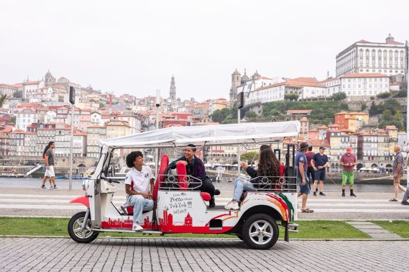 porto-legends-full-day-walk-tuktuk-fun-tour
