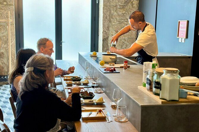 Porto Local Market Visit & Cooking Class / Showcooking - FAQs