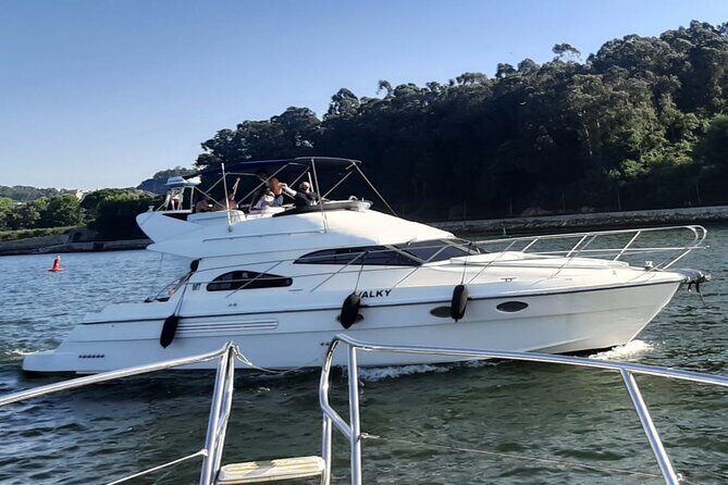 Porto: Luxury Yacht Tour on the Douro River - Sunset or Daytime - An In-Depth Look at the Experience 