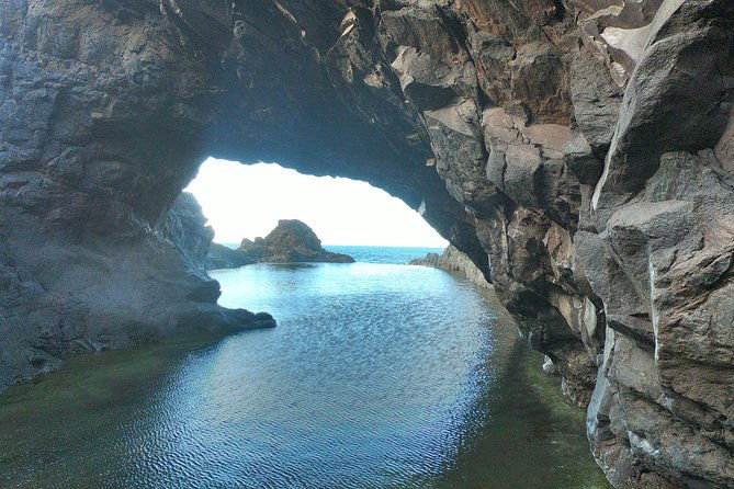 porto-moniz-seixal-fanal-forest-cabo-girao-skywalk-jeep-tour